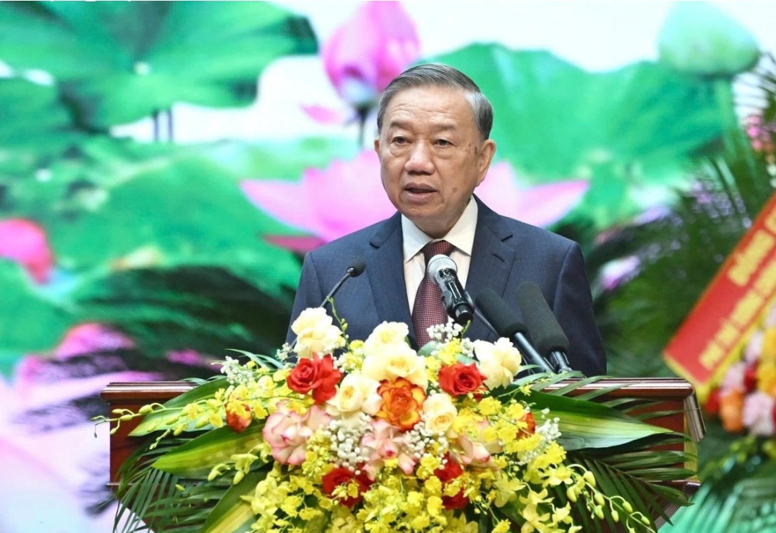 Quân đội Nhân dân vững bước dưới cờ Đảng quang vinh