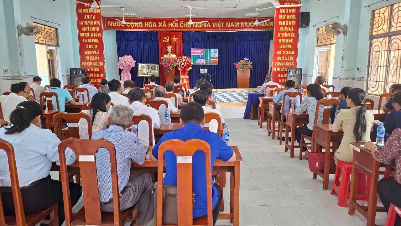 Xã Phú Thuận tham dự Hội nghị tiếp xúc cử tri của Đoàn đại biểu Quốc hội tỉnh Vĩnh Long sau Kỳ họp thứ nhất, Quốc hội khóa XVI
