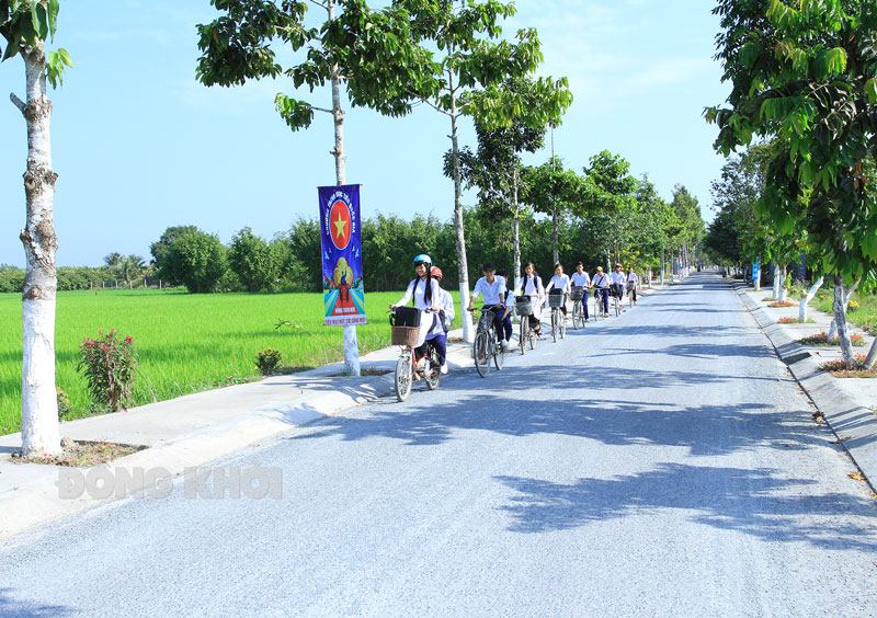 Phú Thuận đạt chuẩn xã nông thôn mới nâng cao
