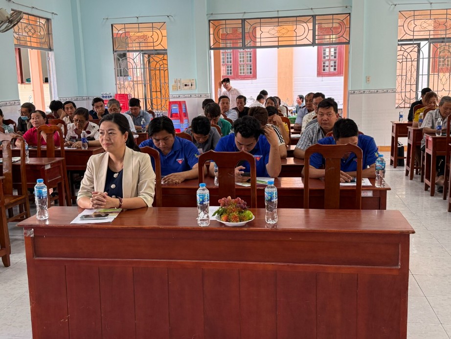 Xã Phú Thuận tổ chức buổi truyền thông, tư vấn giới thiệu việc làm cho người lao động đi làm việc có thời hạn ở nước ngoài theo hợp đồng